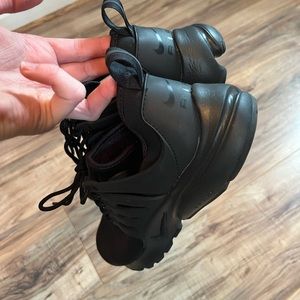 Black Nike Presto